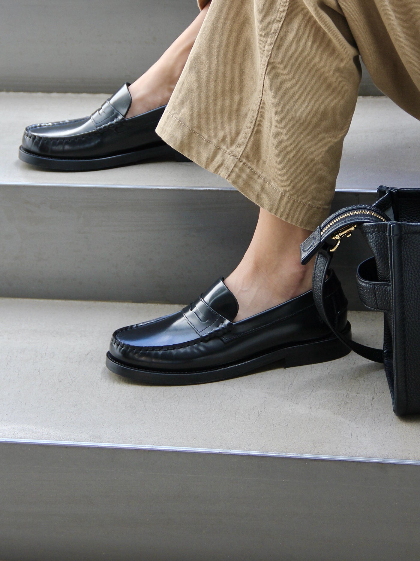 TOC1936 Women's style The Norah Women´s loafers Black polido