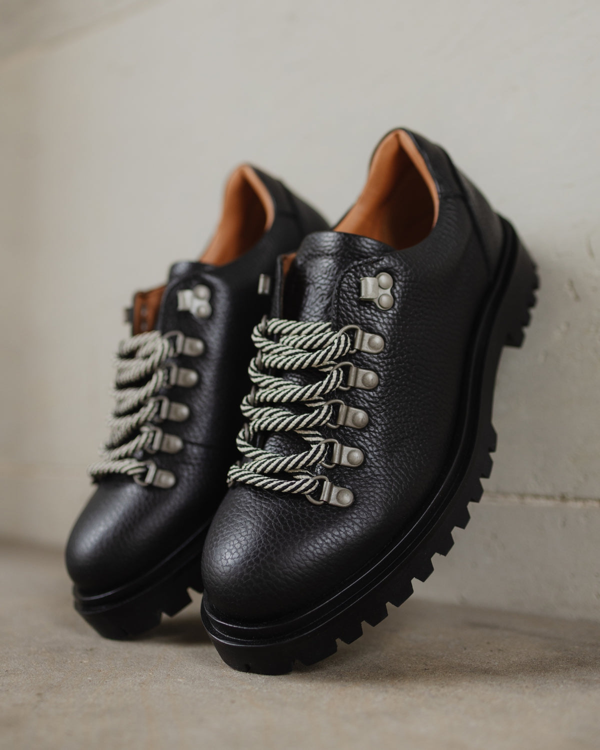 Original Playboy Style Willach Lace up shoes Black tumbled leather