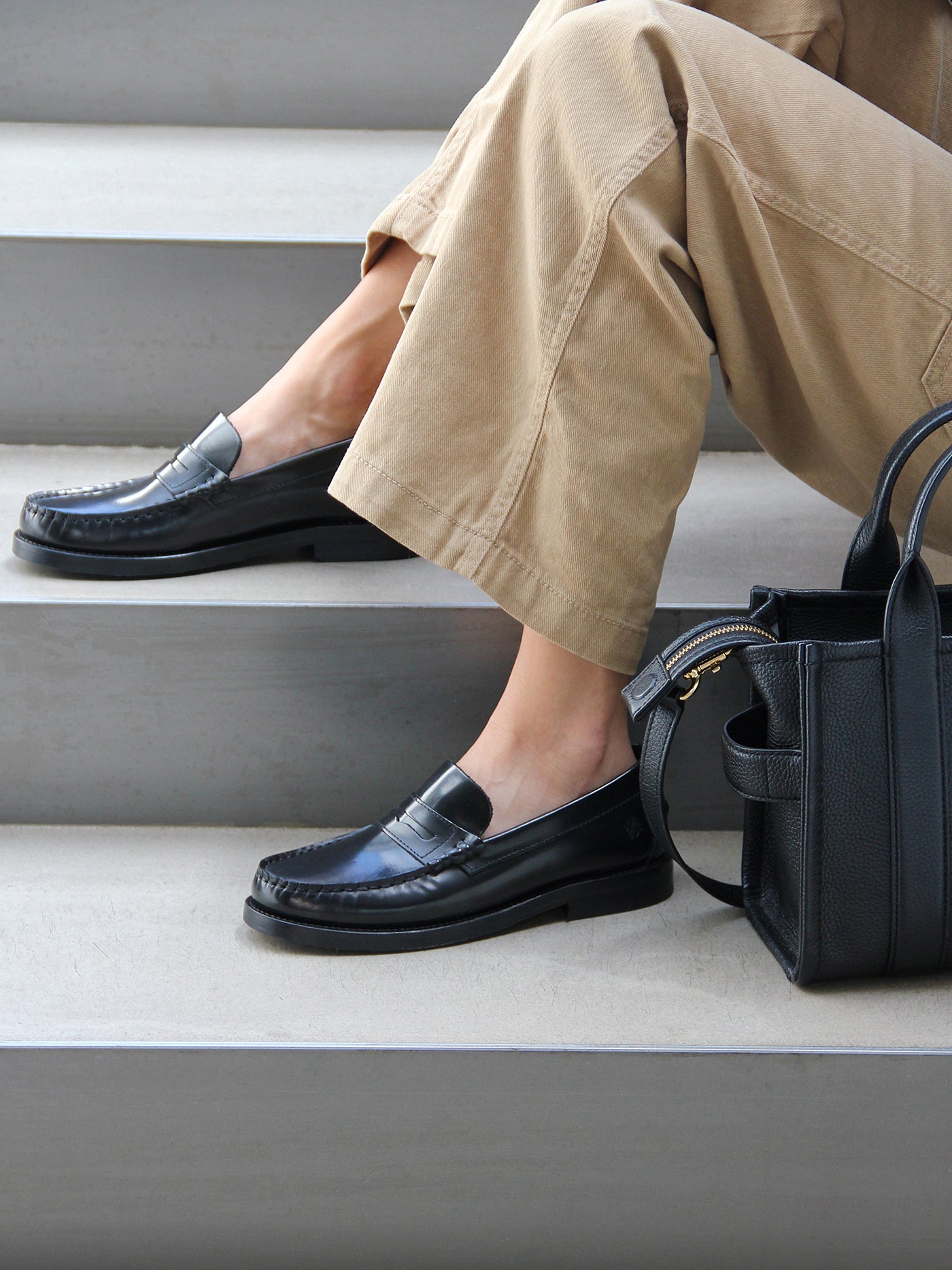 TOC1936 Women's style The Norah Women´s loafers Black polido